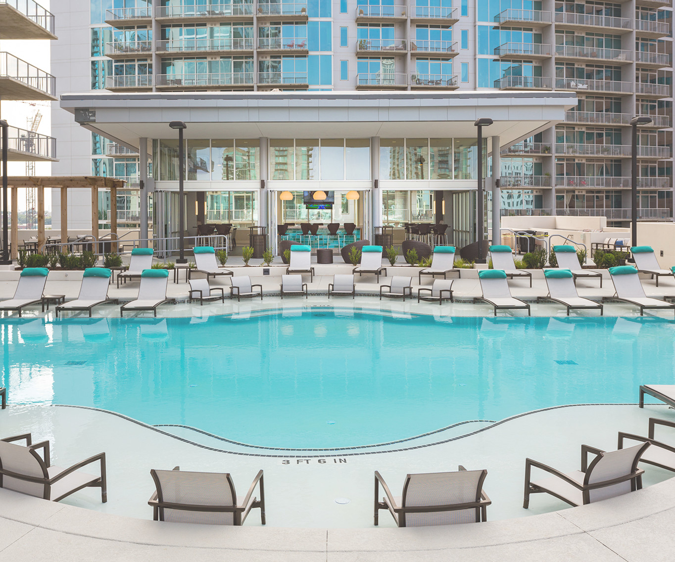 Community Pool | Nine15 Midtown